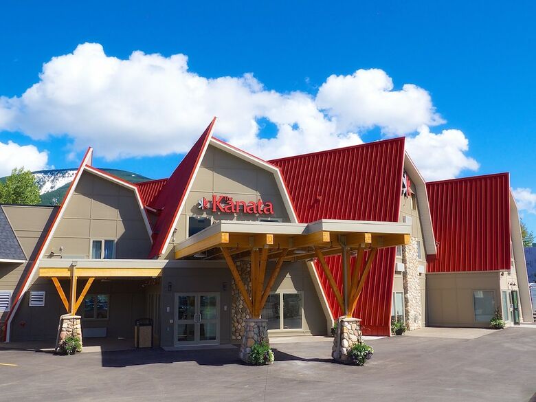 Hotel The Kanata By Bcminns Blairmore