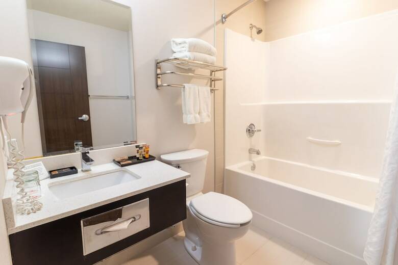 Hotel The Kanata By Bcminns Blairmore