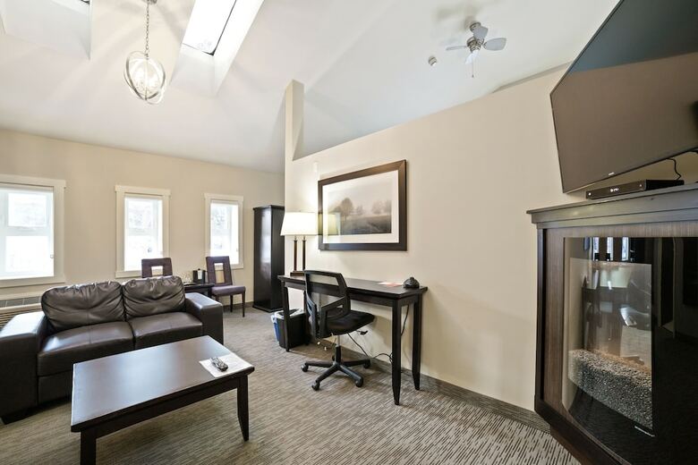 Hotel The Kanata By Bcminns Blairmore