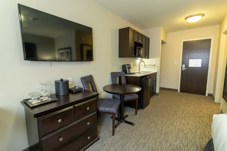 Hotel The Kanata By Bcminns Blairmore