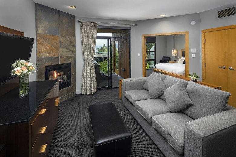 Hotel Brentwood Bay Resort & Spa