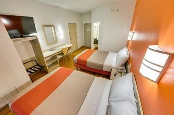 Motel 6 - Toronto - Brampton