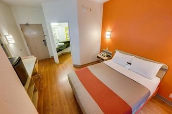 Motel 6 - Toronto - Brampton
