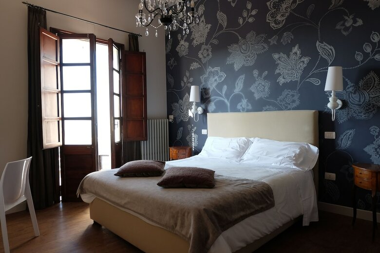 Hotel La Rocca Guest House & Spa
