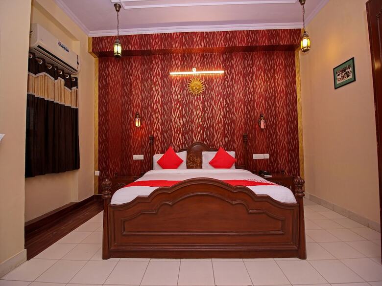 Hotel Oyo 15214 Mahal Rajwada Resort