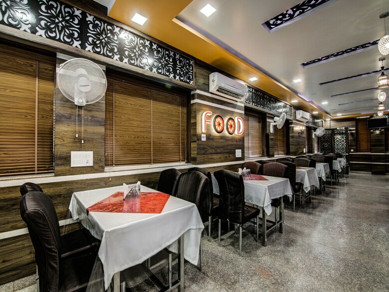 Oyo 16104 Hotel Jai Palace