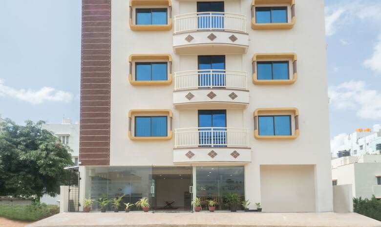 Hotel Treebo Raj Avenue