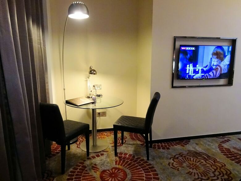 Holiday Villa Hotel & Residence