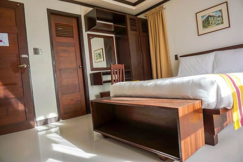 Hotel Veranda Suites And Restaurant