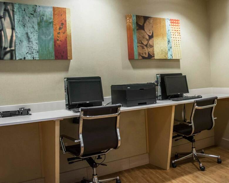 Hotel Comfort Suites At Fairgrounds-casino