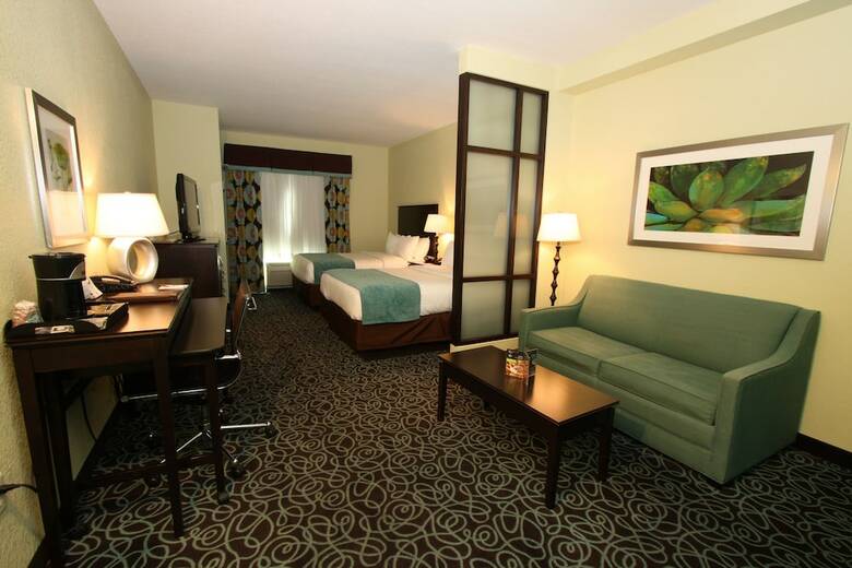 Hotel Comfort Suites At Fairgrounds-casino