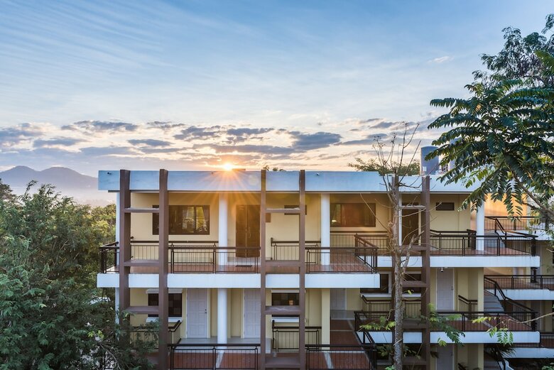 Hotel Chiangrai Lake Hill Resort