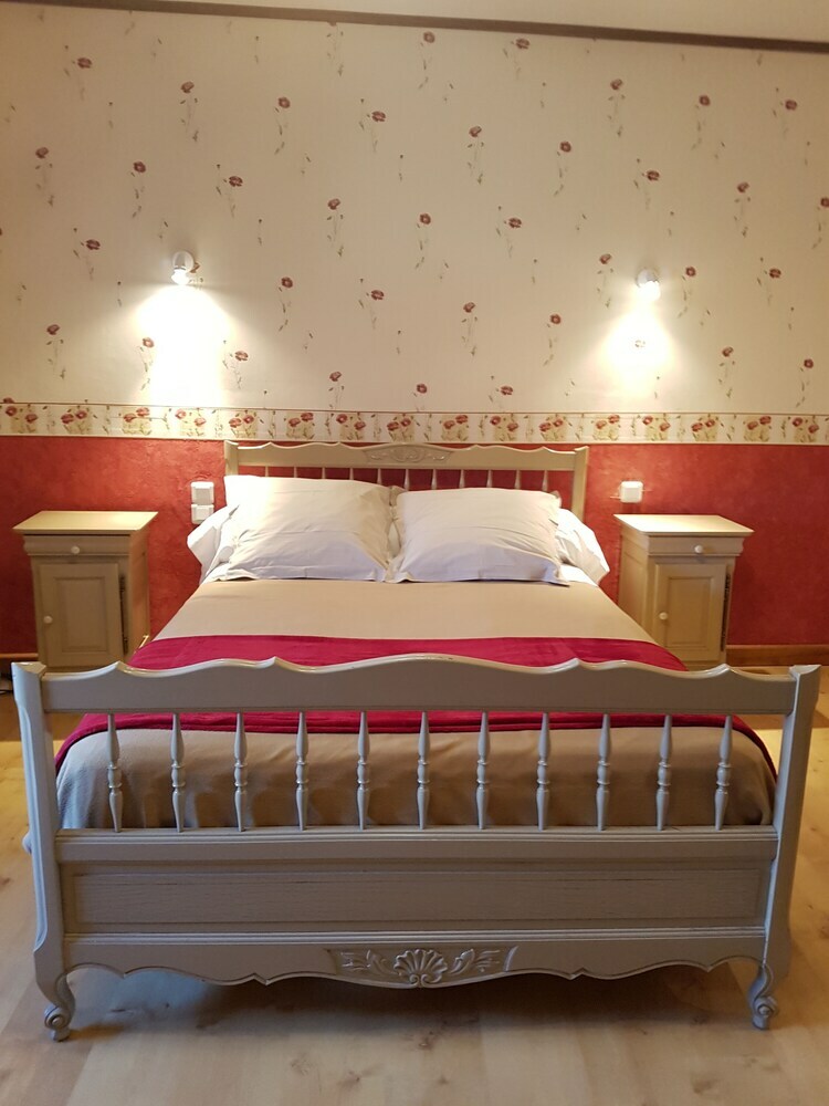 Hotel La Grange Des Roches Roses