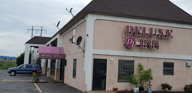 Motel Deluxe Inn
