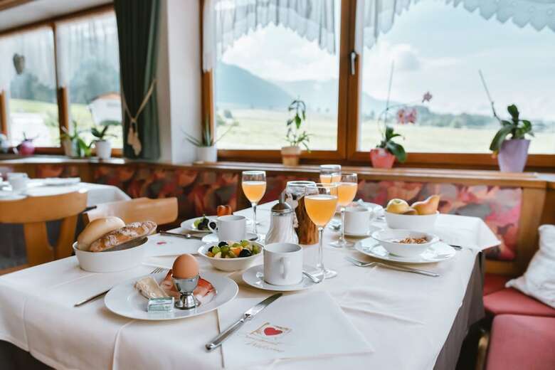 Hostal Hotel Restaurant Alpenrose