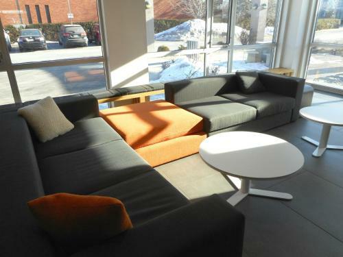 Hotel Le Dauphin Montr�al-longueuil
