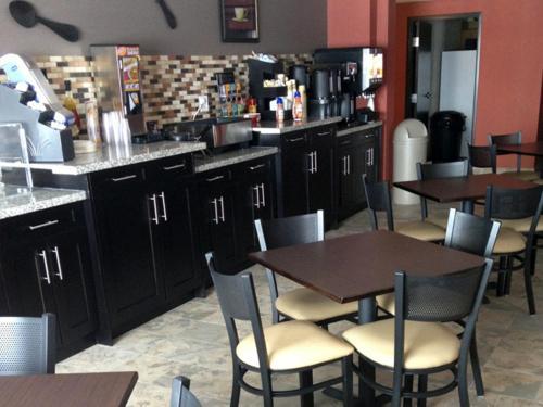 Hotel Western Star Inn And Suites Carlyle