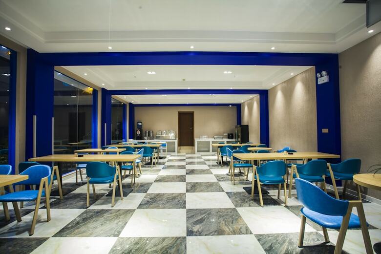 Fun-loving Theme Hotel Of Tengchong