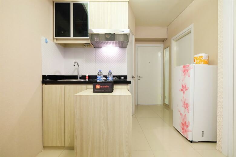 Easy Access To Mall Green Pramuka Apartment