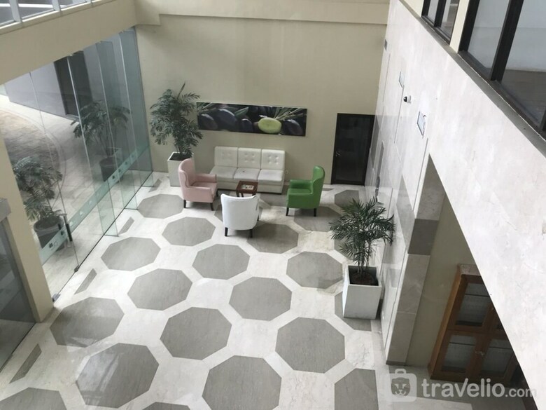 New Furnished Royal Olive Apartment
