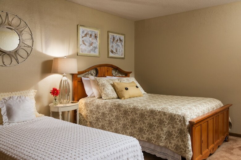 Bed & Breakfast Cedar Crest Lodge