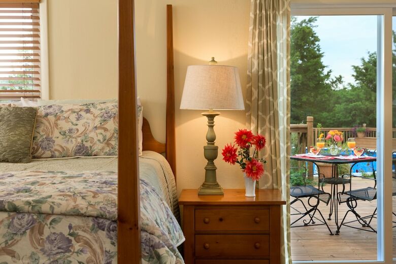 Bed & Breakfast Cedar Crest Lodge