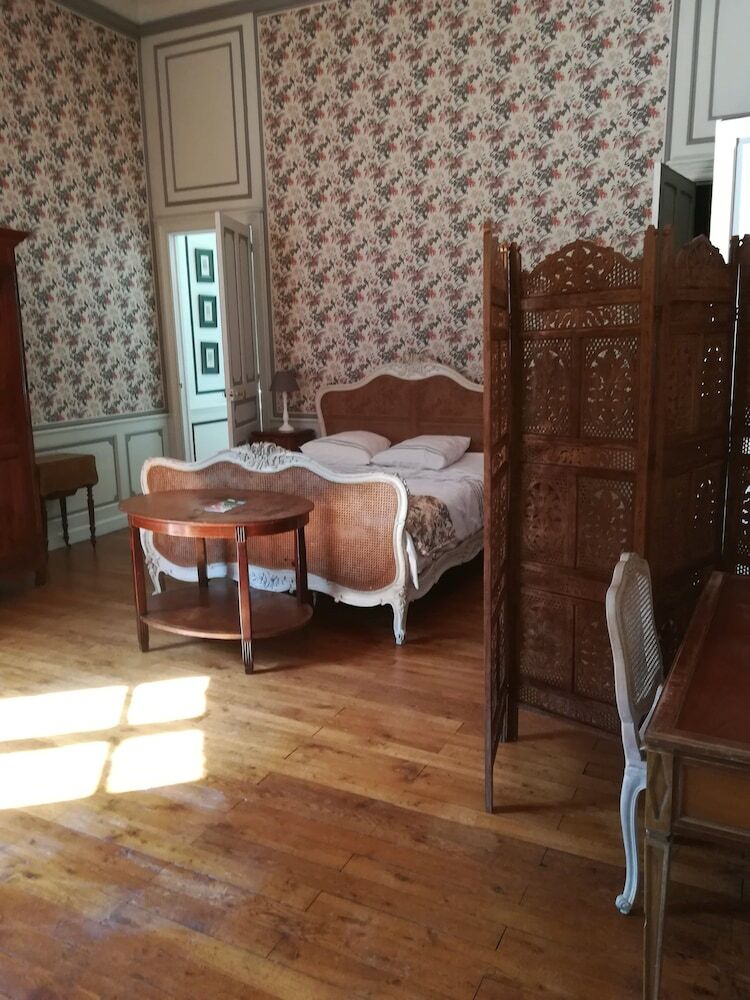 Chateau de La Chaise Saint-eloi