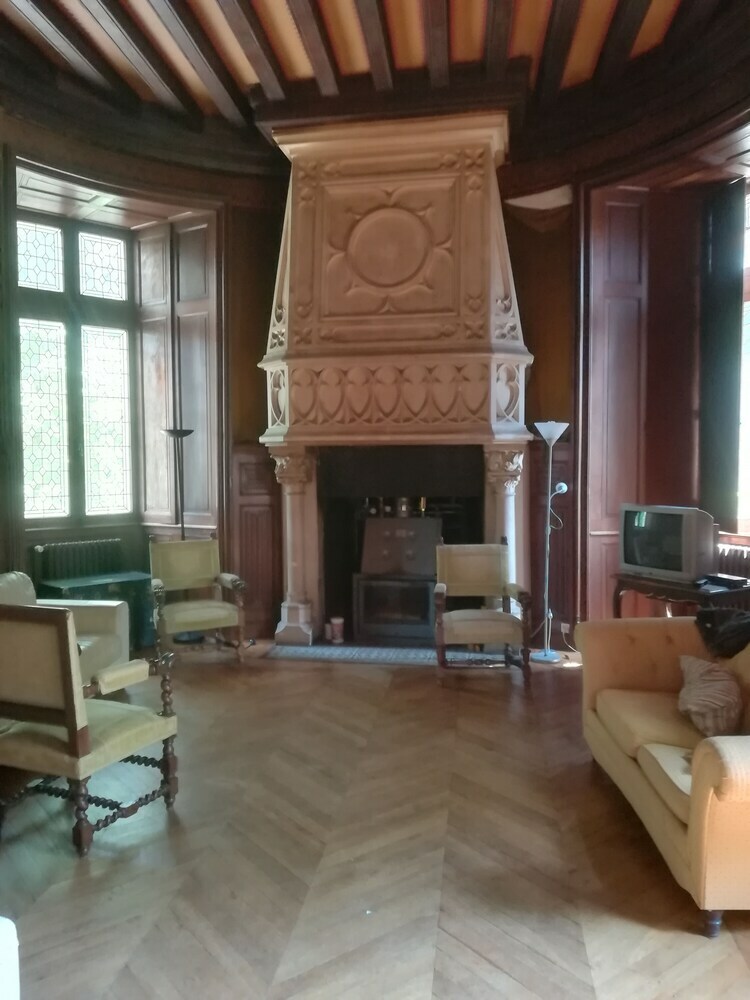 Chateau de La Chaise Saint-eloi