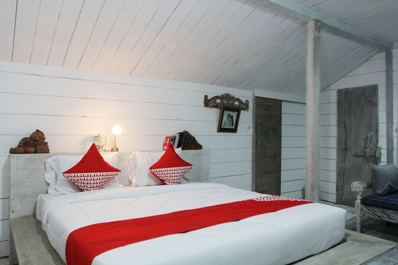 Oyo 156 Wirasamala Villa