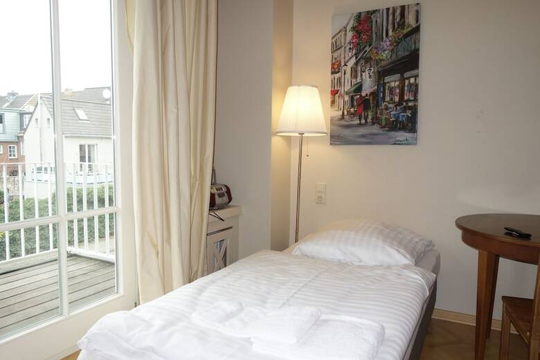Tolstov-hotels Representative City Villa