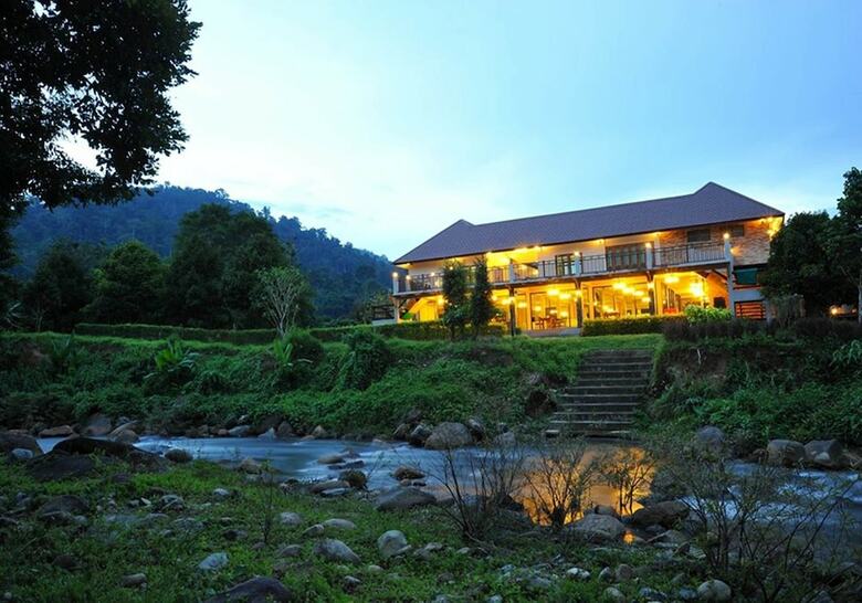 Hotel Akantuka Homestay