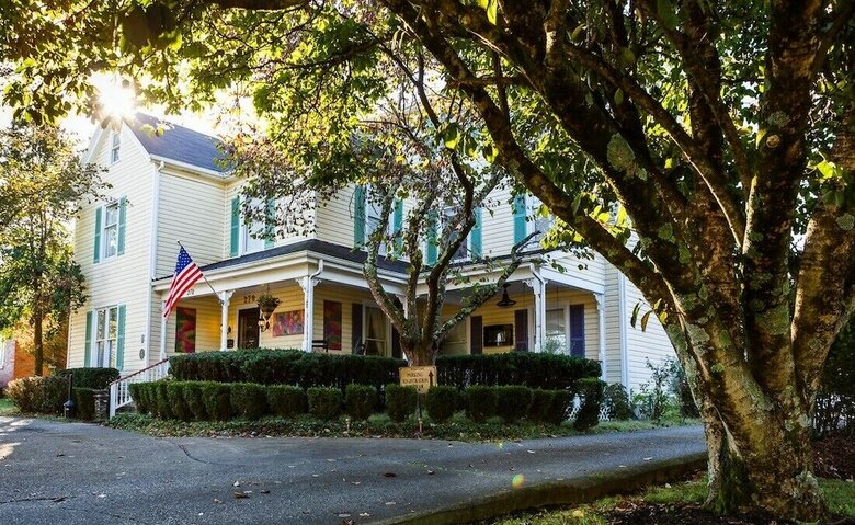 Bed & Breakfast Montgomery Inn Bnb