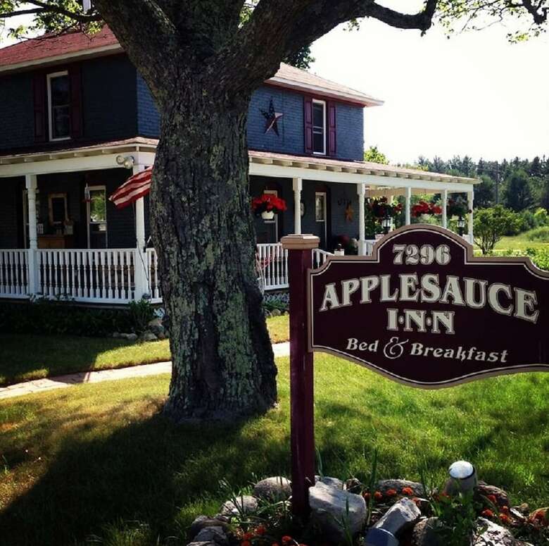 Posada Applesauce Inn Bed And Breakfast