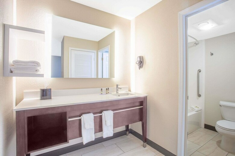 Hotel Hawthorn Suites By Wyndham Indianapolis North