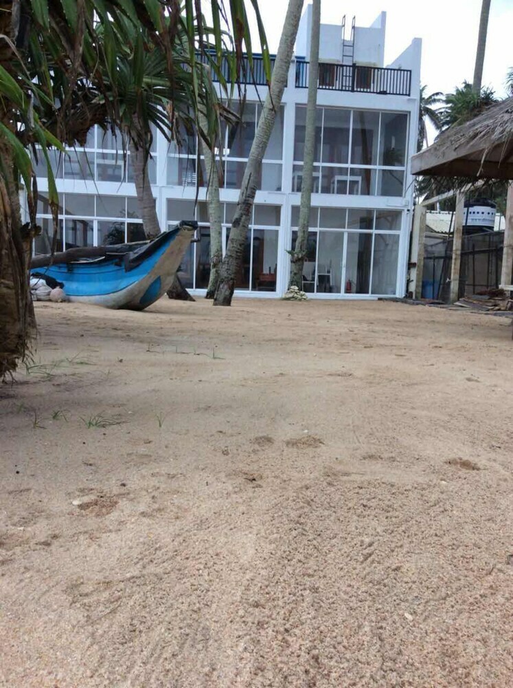 White Sand Villa Hikkaduwa