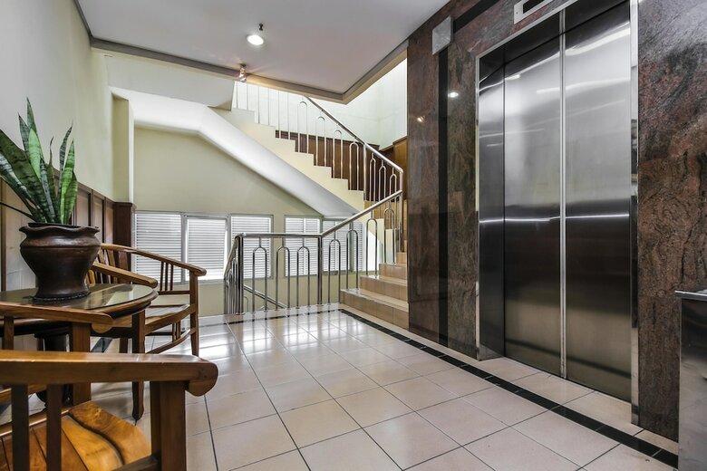 Hotel Reddoorz Plus Near Gbk Senayan