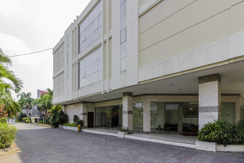 Hotel Reddoorz Plus Near Gbk Senayan