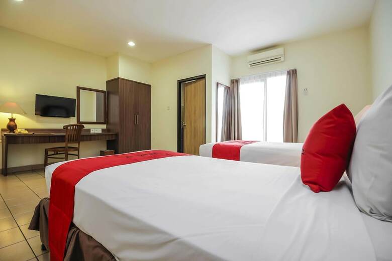 Hotel Reddoorz Plus Near Gbk Senayan