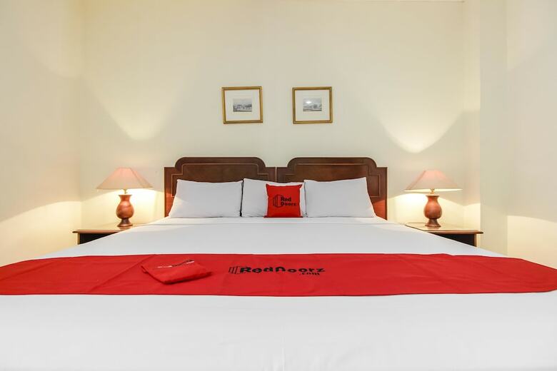 Hotel Reddoorz Plus Near Gbk Senayan