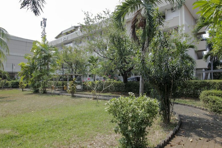 Hotel Reddoorz Plus Near Gbk Senayan