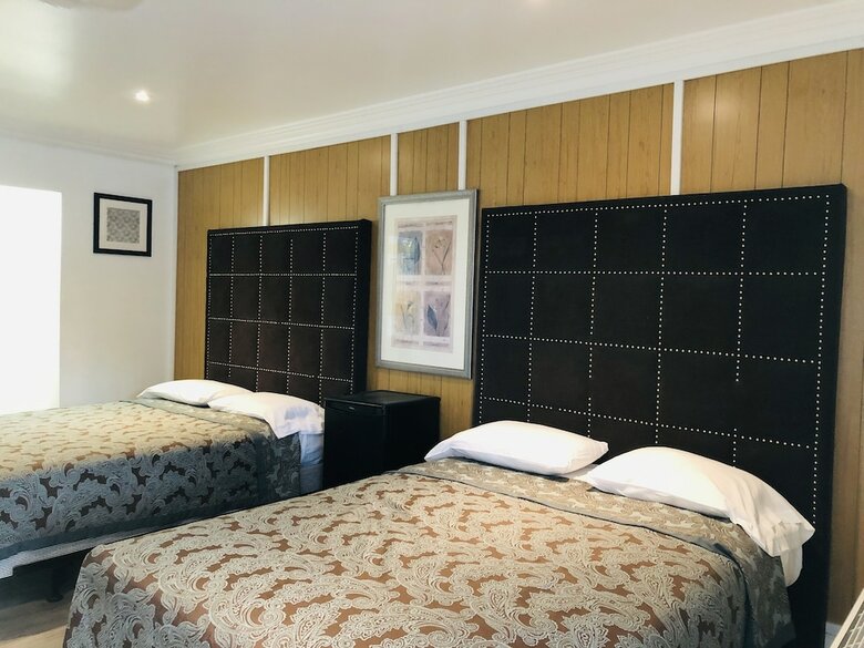 Motel Casa Blanca Inn & Suites