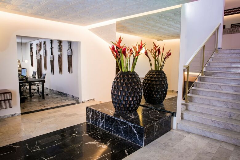 Lepic Villa Hotel