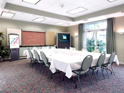 Hotel Alden Beach Resort & Suites
