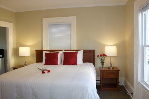 Posada Rum Runner Inn