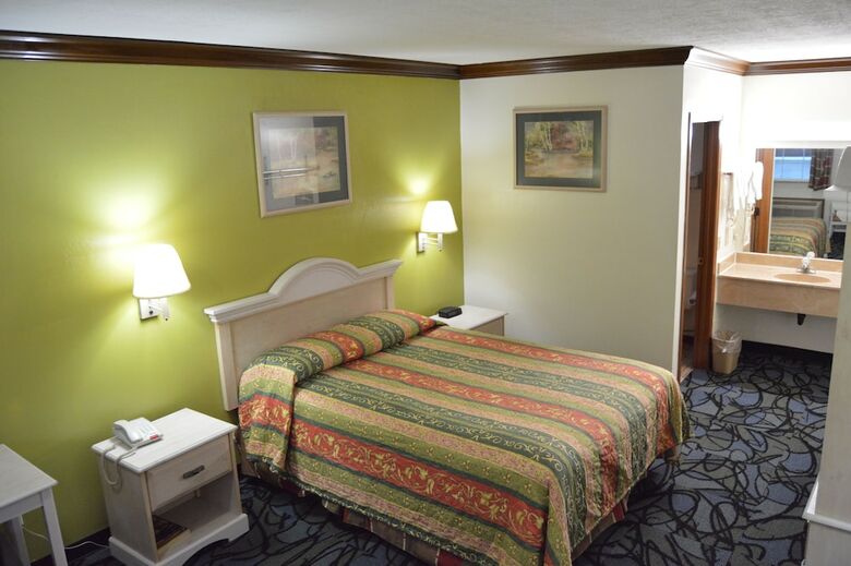 Motel Economy Inn - Akron