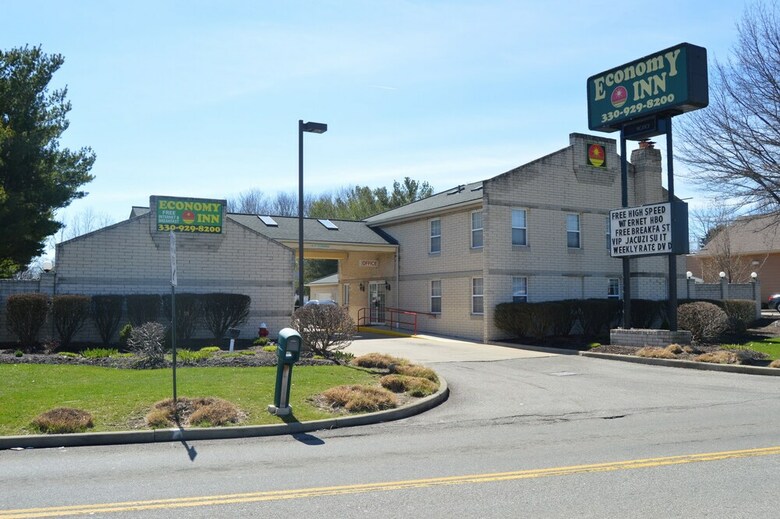 Motel Economy Inn - Akron