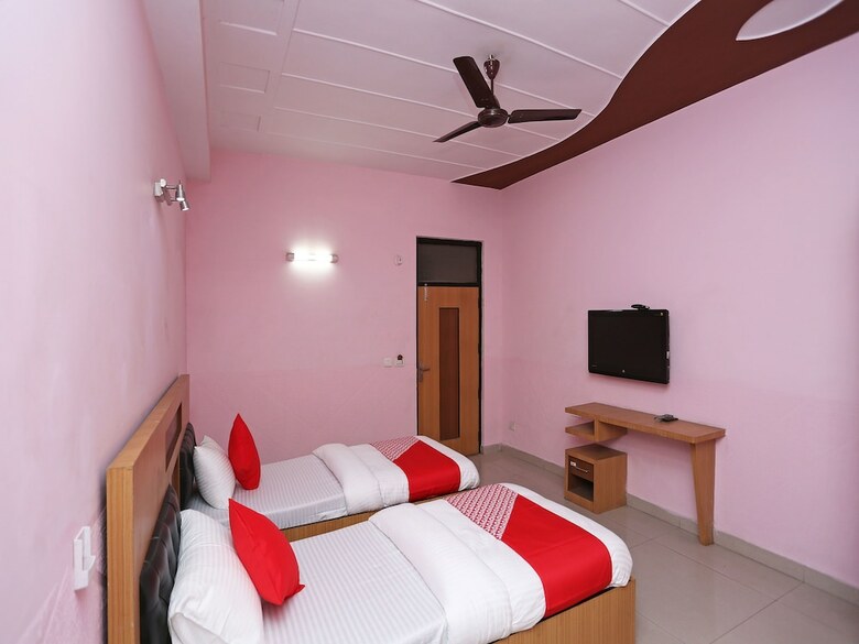 Oyo 16103 Hotel Neelkanth