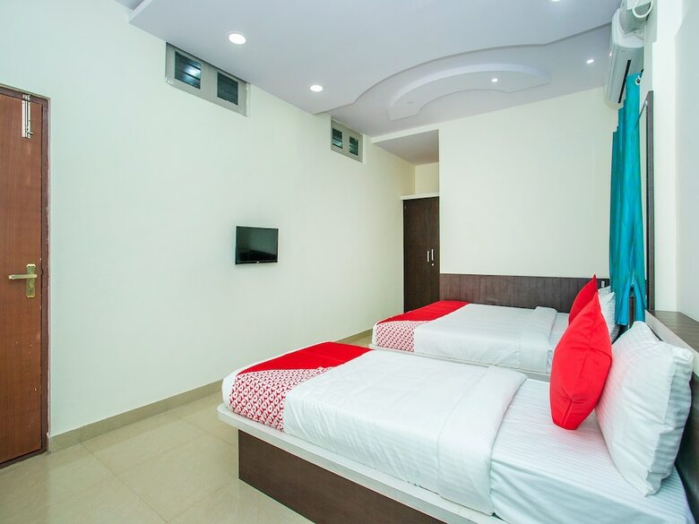Hotel Oyo 16405 Rg Residency