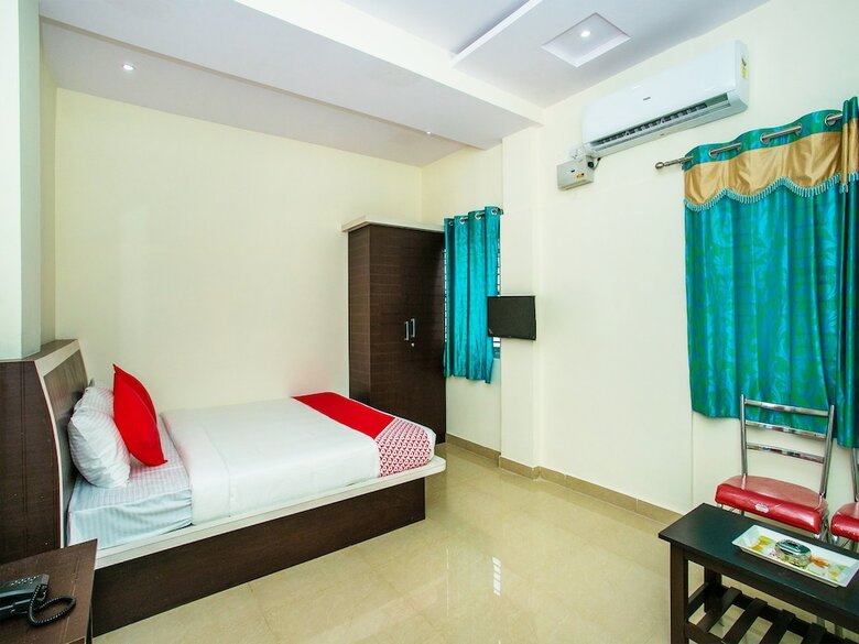 Hotel Oyo 16405 Rg Residency