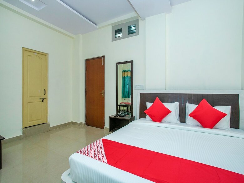 Hotel Oyo 16405 Rg Residency
